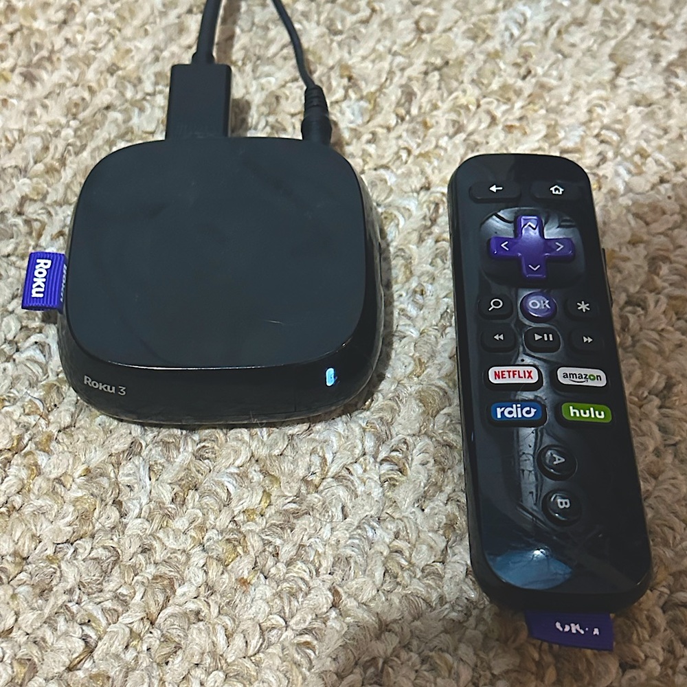 Roku 3 Streaming Player Model 4200X With Power Cable, HDMI, And Remote